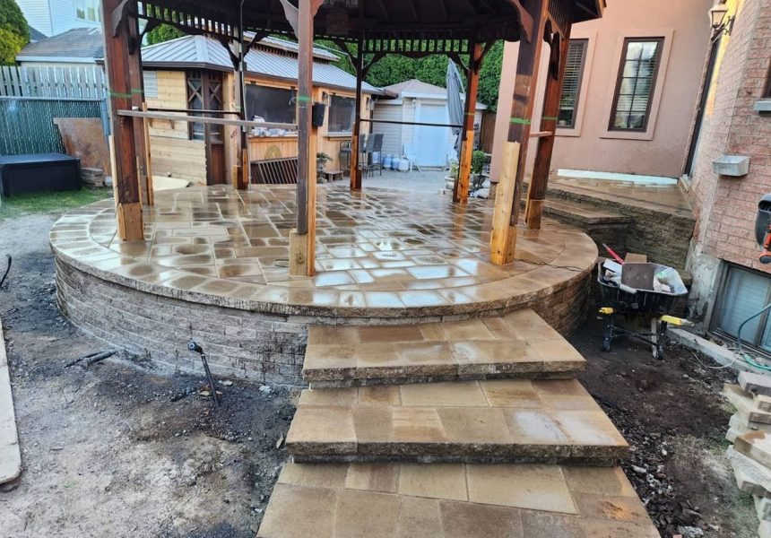 Installation d'un patio en pavé uni en Montérégie | Après.