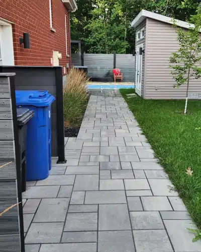 Installation de trottoirs et allées en pavé uni | Rive-Sud.